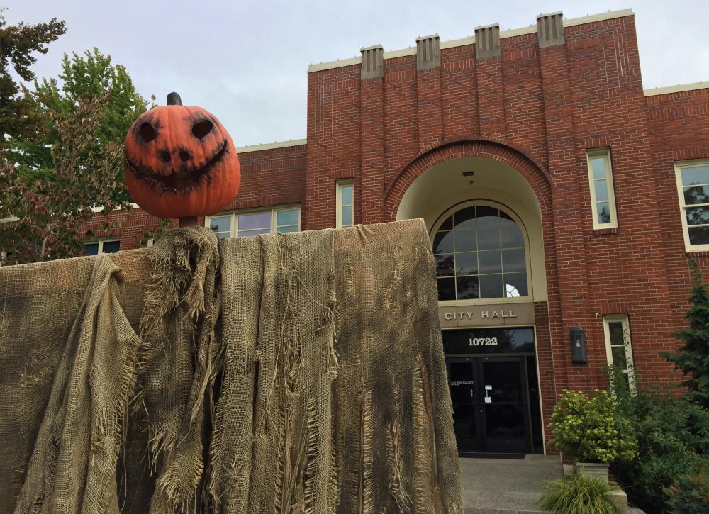 city hall scarecrow contest city of milwaukie oregon official website